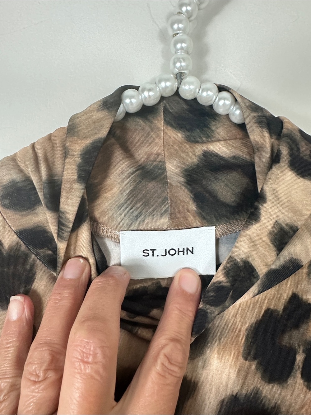 St. John Leopard Stretch Mock Turtleneck Long Sleeve Stretch Top Small - Picture 3 of 5
